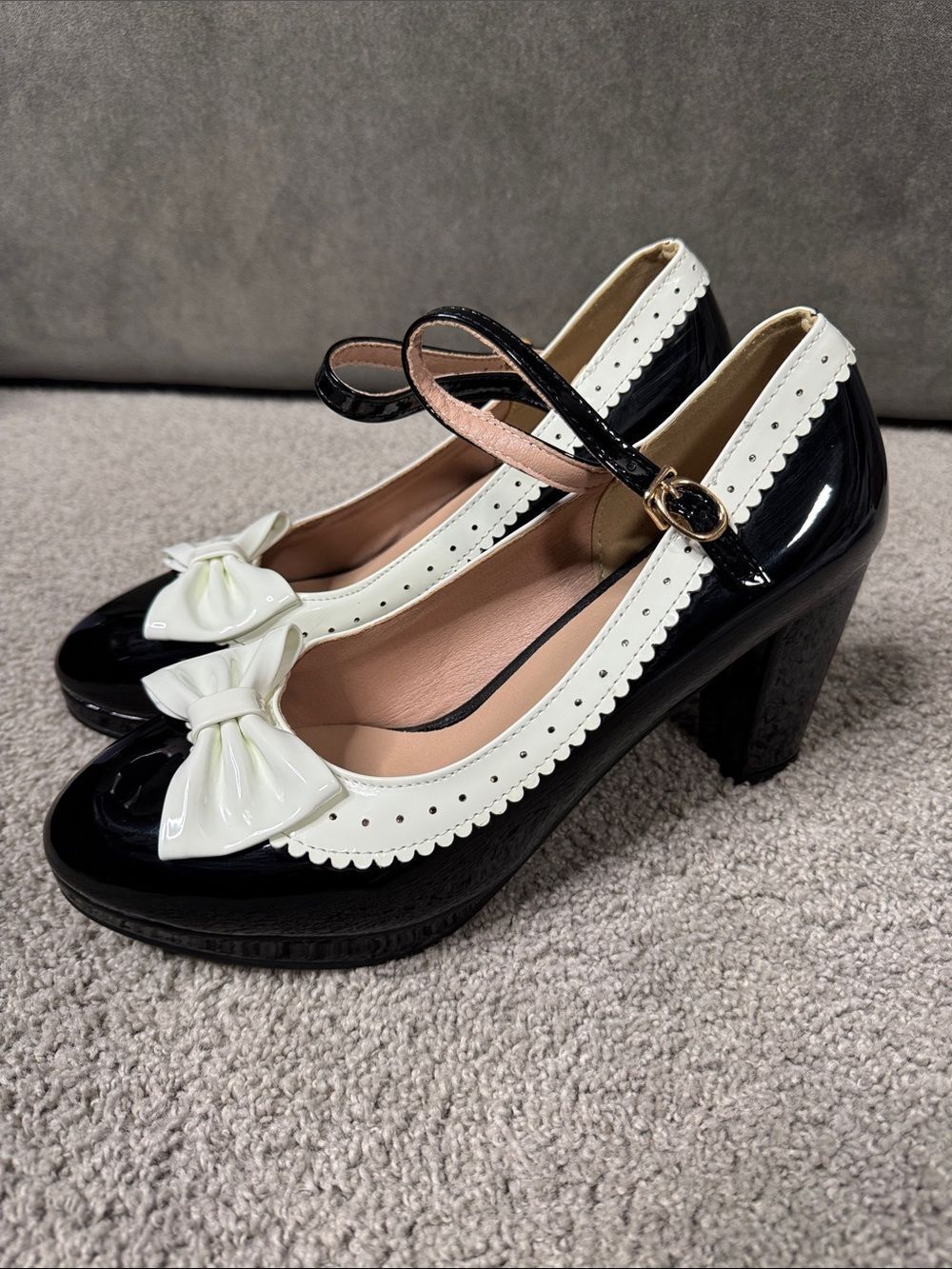 Women’s Black Chunky Heel Mary Jane Pumps Cute Bow Round Toe Size 9.5 NEW